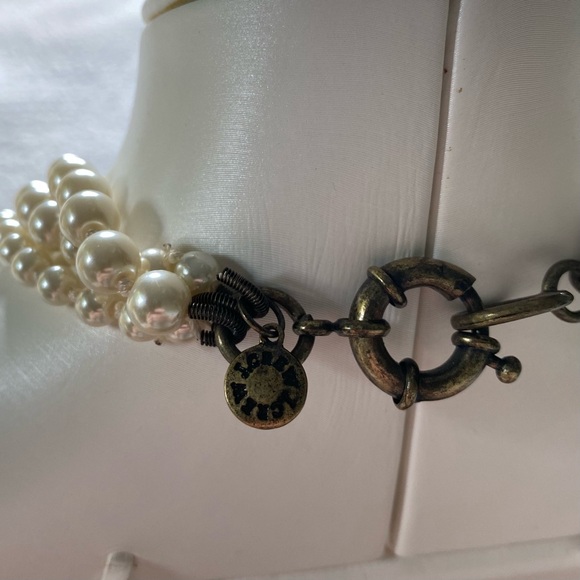 J.CREW Elegant 3 Strands Graduated Pearl Necklace - Picture 4 of 7